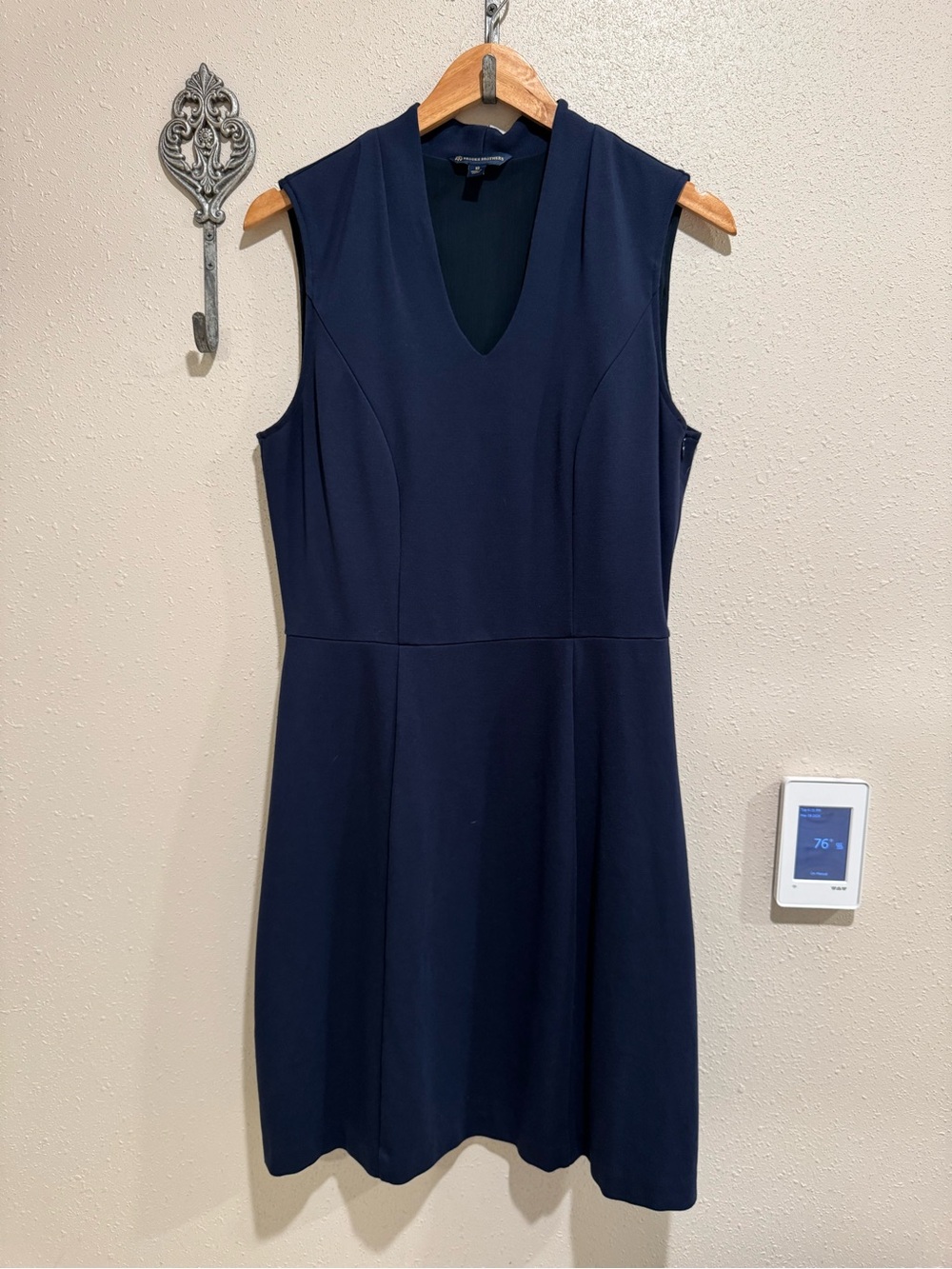 Brooks Brothers Navy Sleeveless V-Neck Sheath Dress 10